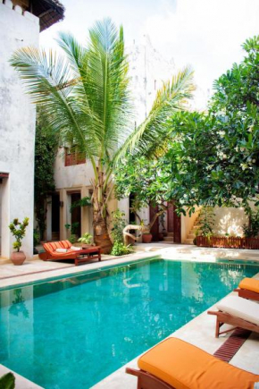 LAMU HOUSE